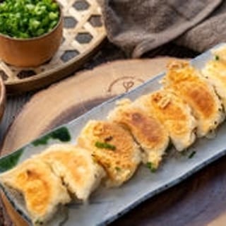 Pan-Fried Pot Stickers (8 pcs)